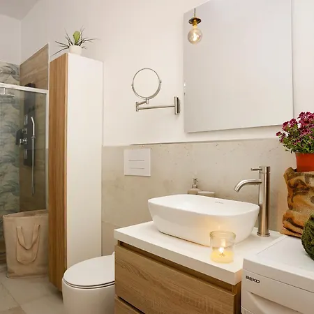 Nature In W Piscina *